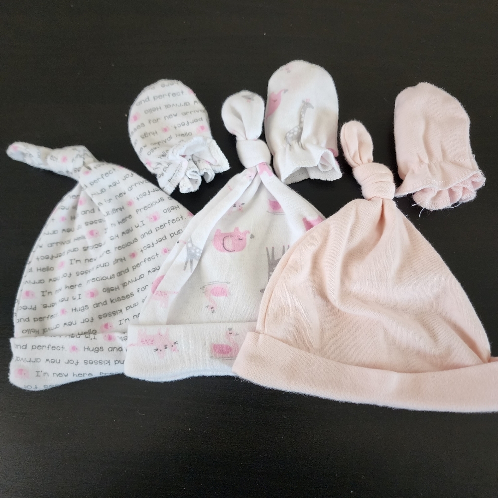 3/$12 ● 3 pairs newborn Beanie and mittens OS